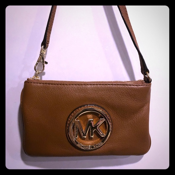 Michael Kors Wristlet - Picture 1 of 4